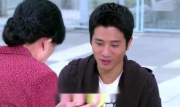 吃瓜大妈帅哥视频,吃瓜大妈与帅哥的趣味互动瞬间