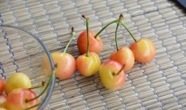 吃蜜瓜和樱桃的视频,夏日果香视频大赏