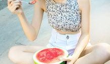 小萌妹吃瓜视频下载免费,免费下载，揭秘娱乐圈幕后故事