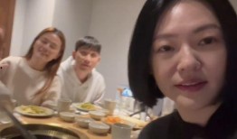 吃瓜视频两姐妹,揭秘两姐妹的甜蜜日常