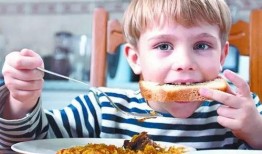 小孩吃爆炸瓜的危害视频,警惕！儿童食用爆炸瓜的潜在危害揭秘