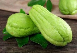 水蜜瓜咋削皮吃的视频,轻松掌握美味秘诀