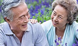 老年人吃生瓜的视频,勇敢挑战生瓜美食之旅