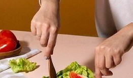 拍照吃瓜素材视频,揭秘网红拍照吃瓜视频背后的故事