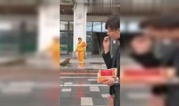 街边的吃瓜大妈视频,揭秘日常生活的趣味瞬间