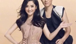 凤凰传奇玲花吃瓜视频,揭秘明星幕后趣事