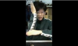 抖音纹身男网红吃瓜视频,揭秘娱乐圈幕后真相