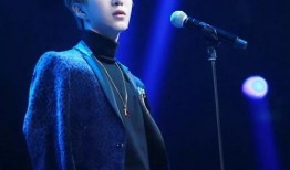 范丞丞吃瓜下水视频,明星日常也接地气