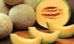 脆甜美哈密瓜怎么吃视频,脆甜美哈密瓜的多样食法揭秘