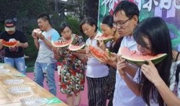 吃瓜围观搞笑视频,笑料百出！吃瓜群众围观搞笑视频集锦