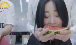 蓝色战衣小姐姐吃瓜视频,揭秘娱乐圈幕后风云