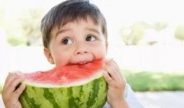 二逗吃瓜的视频,揭秘娱乐圈幕后故事，带你领略明星真实一面