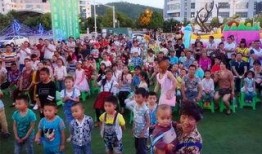 吃瓜围观搞笑视频,笑料百出！吃瓜群众围观搞笑视频集锦